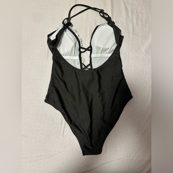 bikini One-Piece Swimsuit - Picture 4 of 6